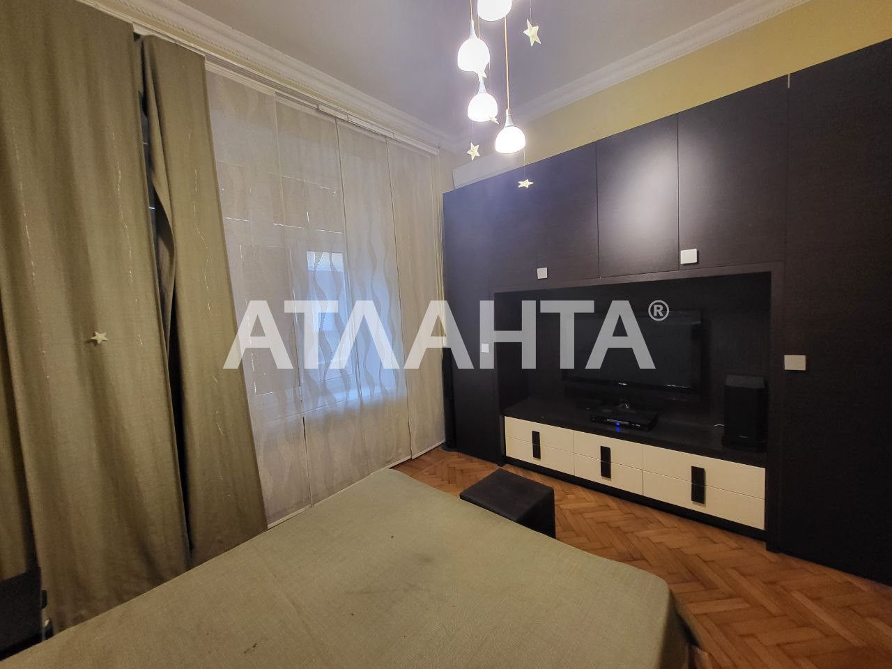 Продам 4-комнатную квартиру с ремонтом на ул. Софиевской, Центр