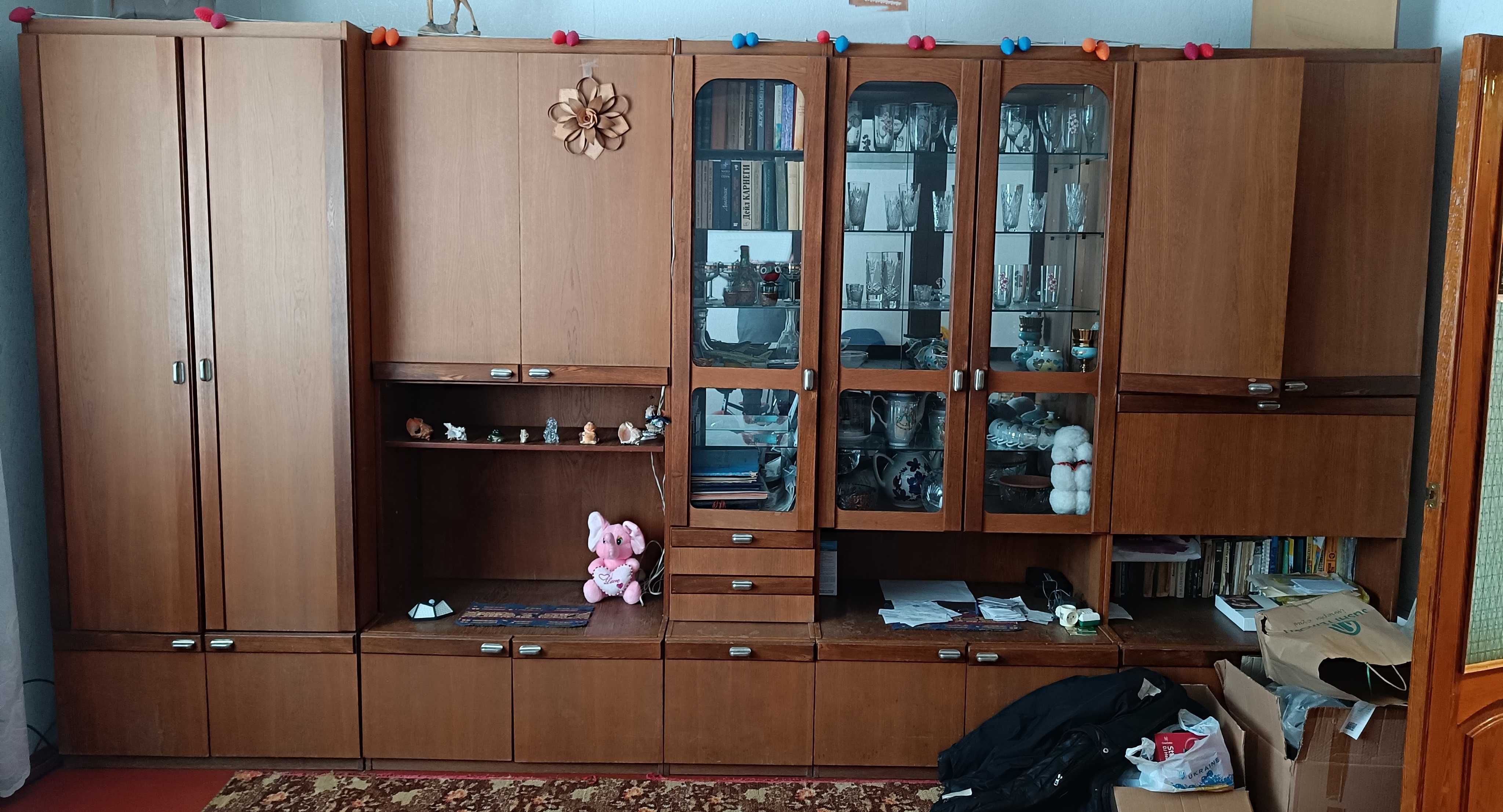 Продам стінку довжина 4 м.