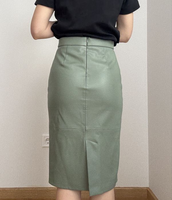 Шкіряна спідниця