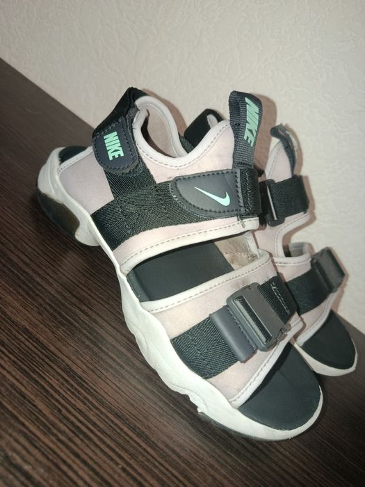 Сандали Nike 24.5см