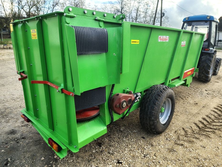 Rozrzutnik obornika sadowniczy/do borówki Wodziński. Używany jak nowy.