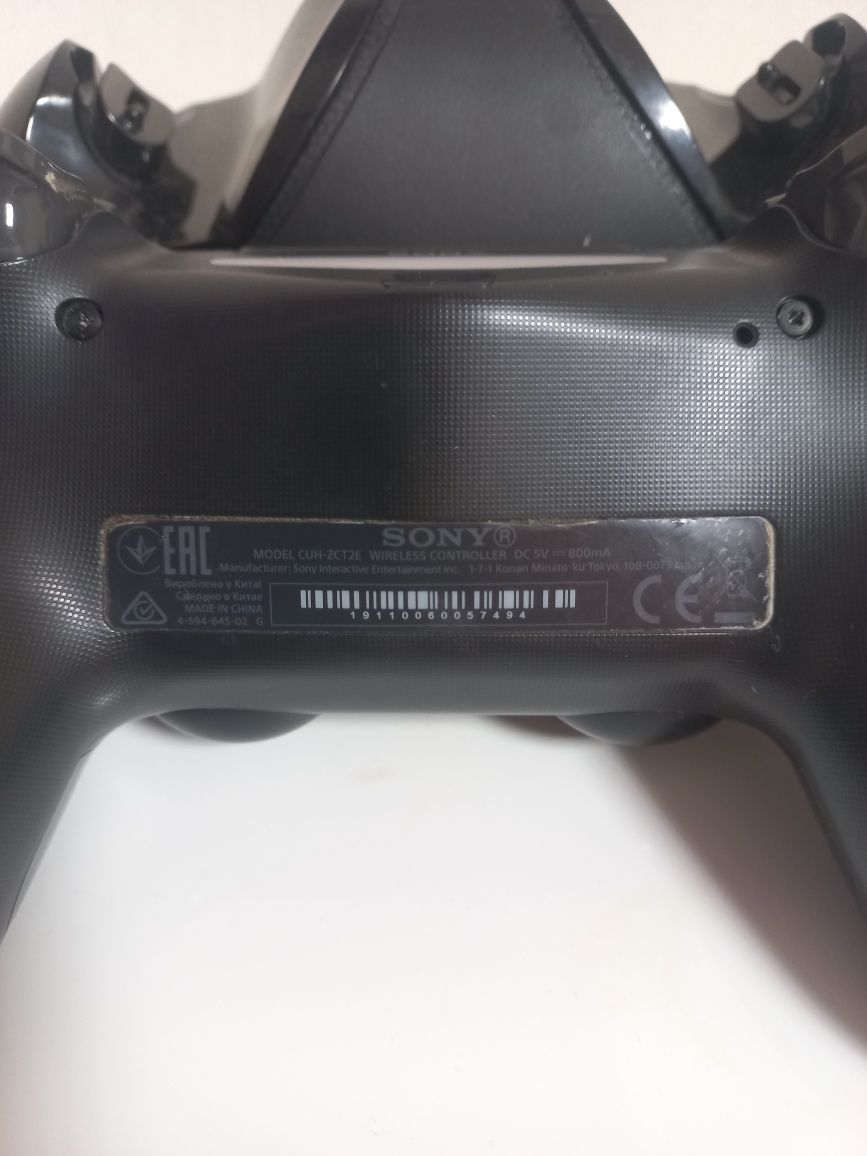 Продам  дуалшок 4 v2 и зарядное док станцию