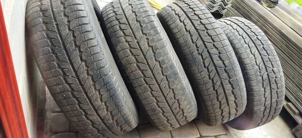 Диски оригінал R16 Hyundai H1-Starex-Grand Starex+резина зима 215-65