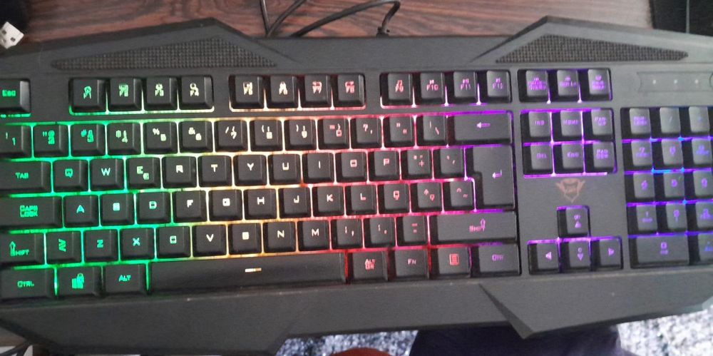 Teclado gamer: Trust GXT