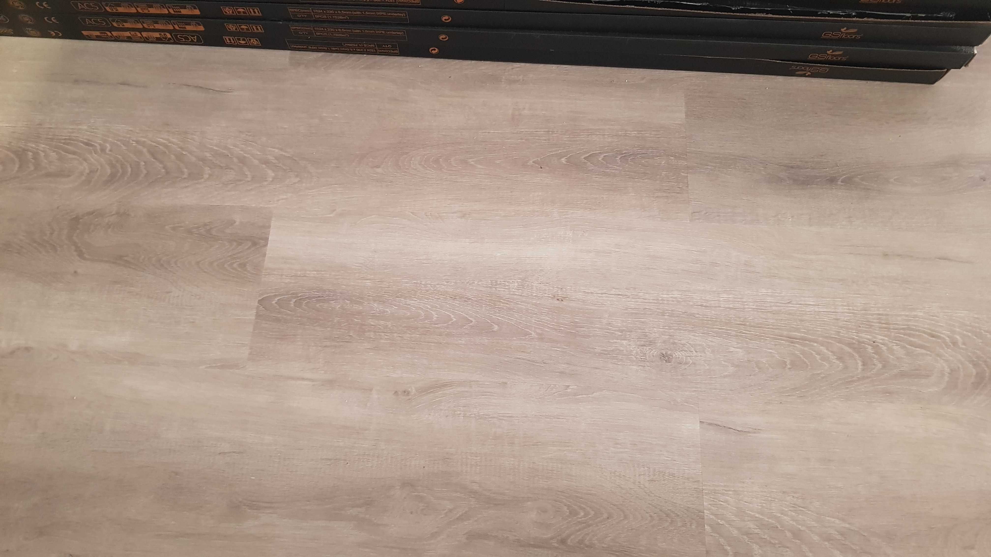 Chão flutuante vinilico 7mm AC5 carvalho cinza