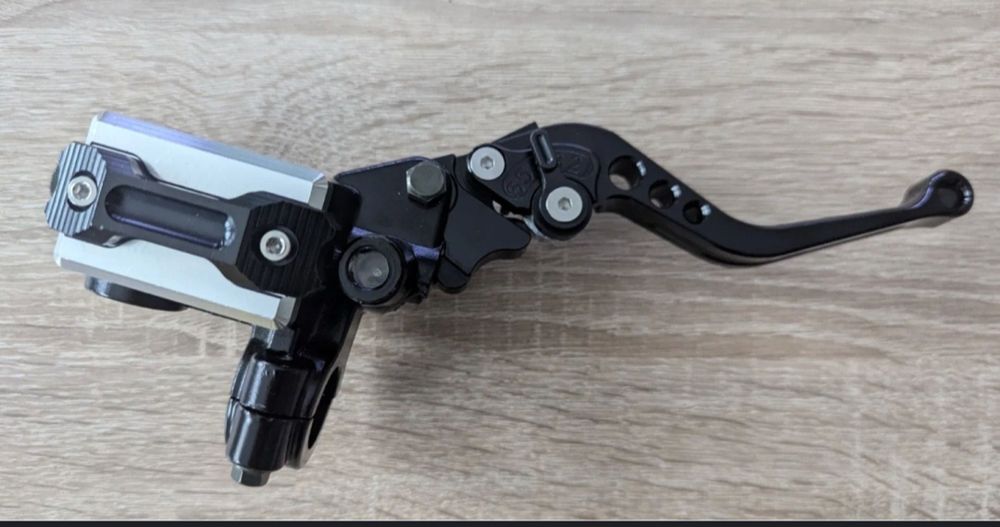 Продаються иото-ручки зчеплення і гальма (універсальні)