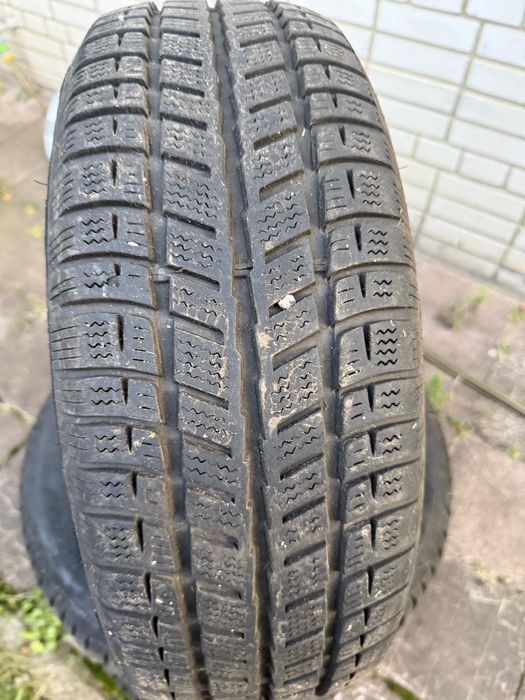 Резина зимняя  185 60 R15