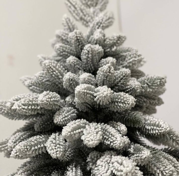 ЗАСНІЖЕНА Лита ялинка Версаль Альпійська! Заснеженная литая ель