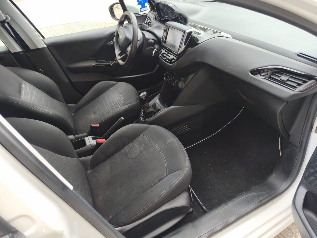 Peugeot 208 1.6hdi 100cv 2018
