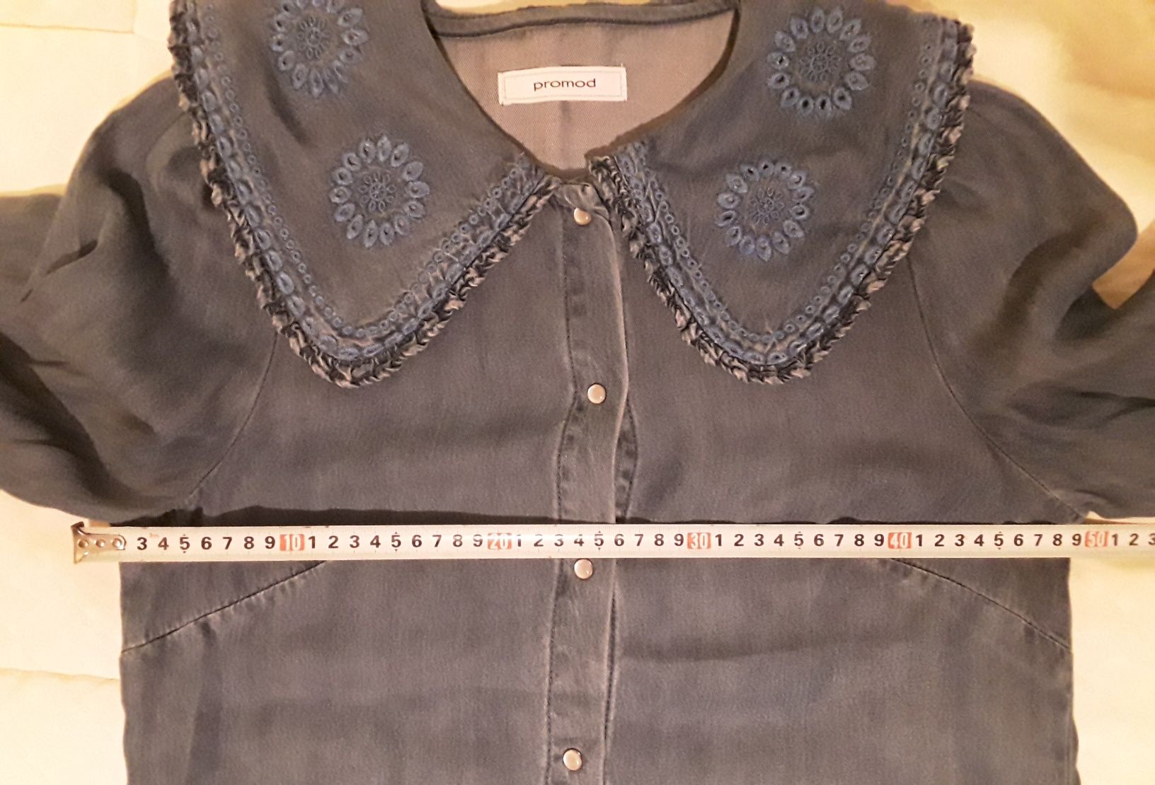 Blusa/Camisa de ganga, para senhora, com bordados, da Promod