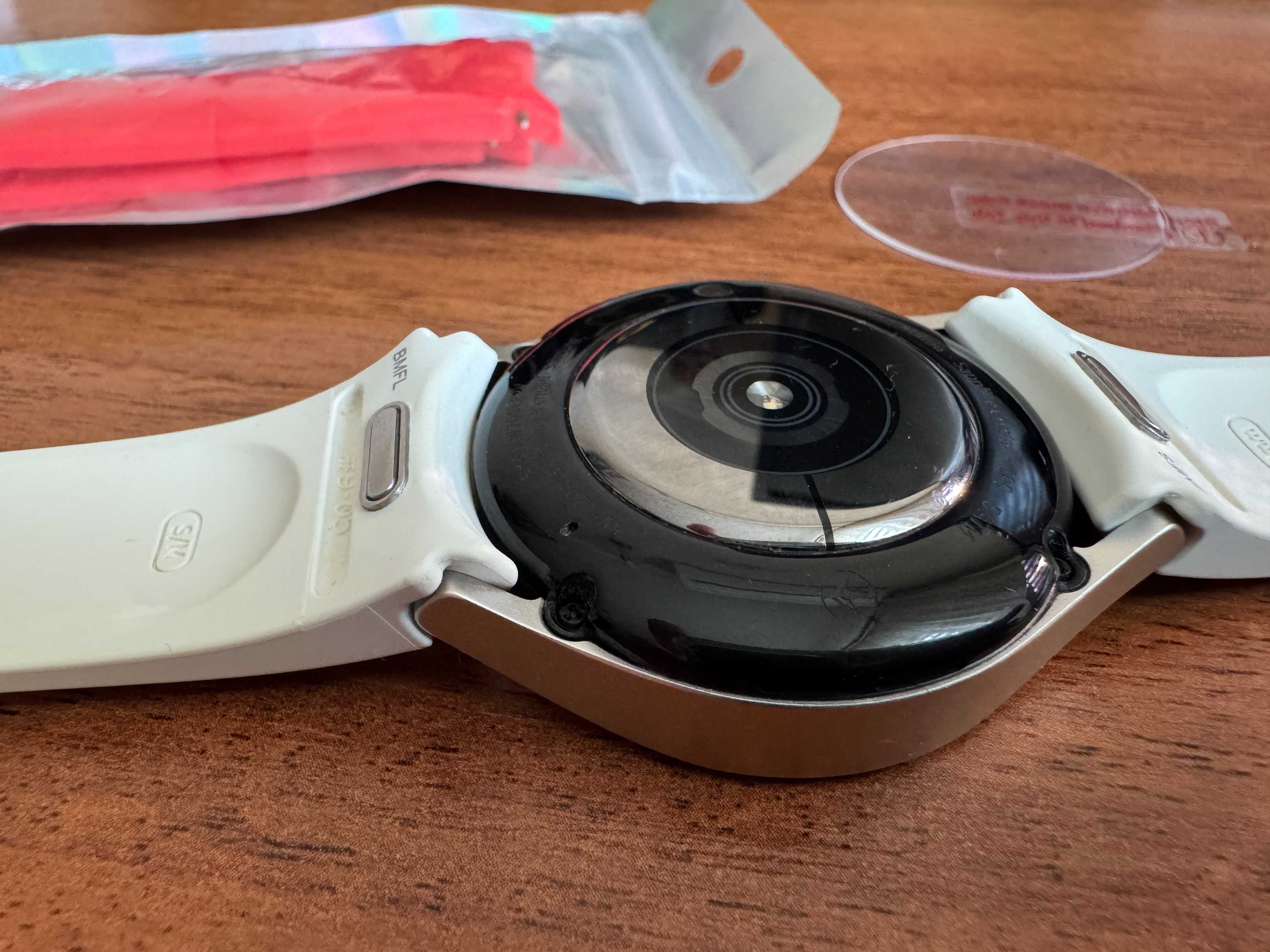 Samsung Galaxy Watch 6 40mm (стан ідеальний) + ремінець, скло