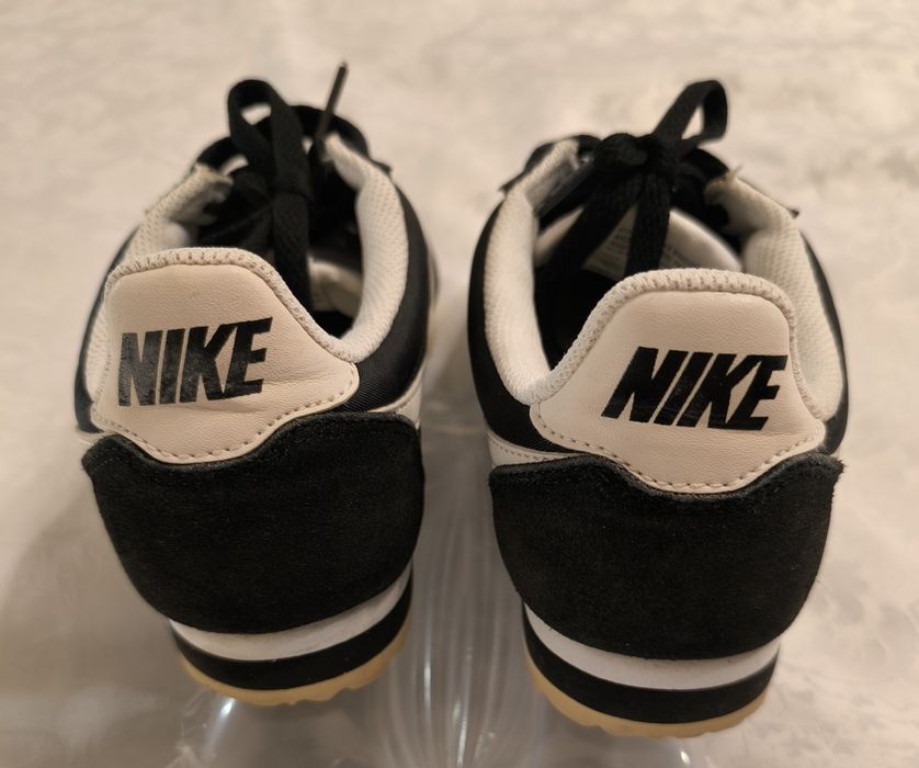 Продам кроссовки NIKE р.35