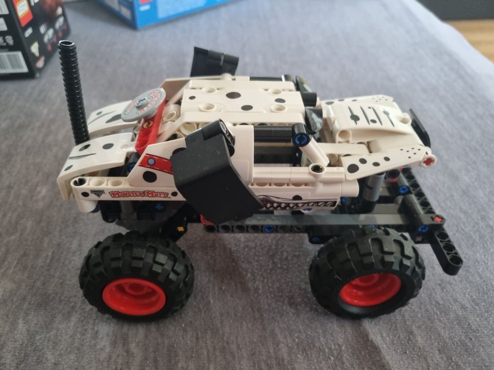 Zestaw Lego Technic nr 42150 Monster  Jam Monster Mutt Dalmatian