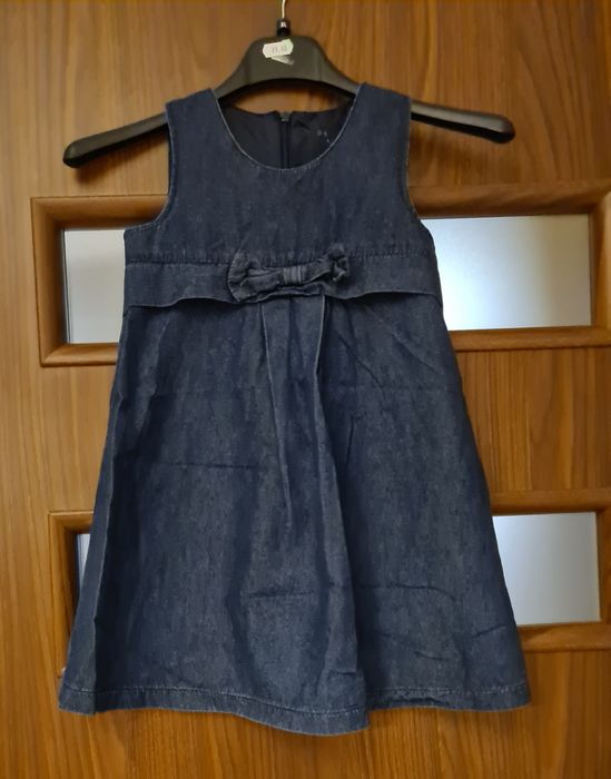 Sukienka z cienkiego dżinsu bez rękawów