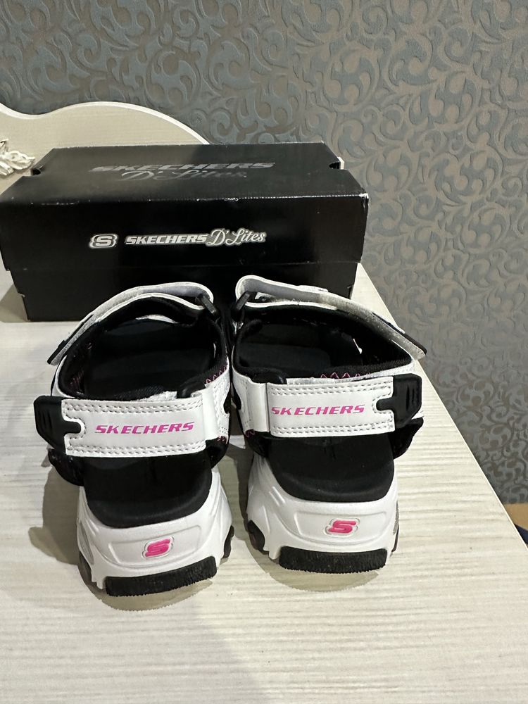 Skechers р 30 (20 см ) босоніжки НОВІ