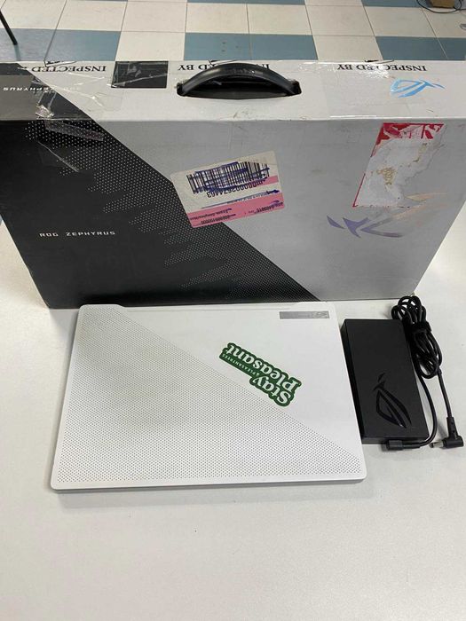 ASUS ROG Zephyrus G14 Ryzen 9 4900/16GB RAM/1TB SSD/RTX 2060 (6 ГБ)