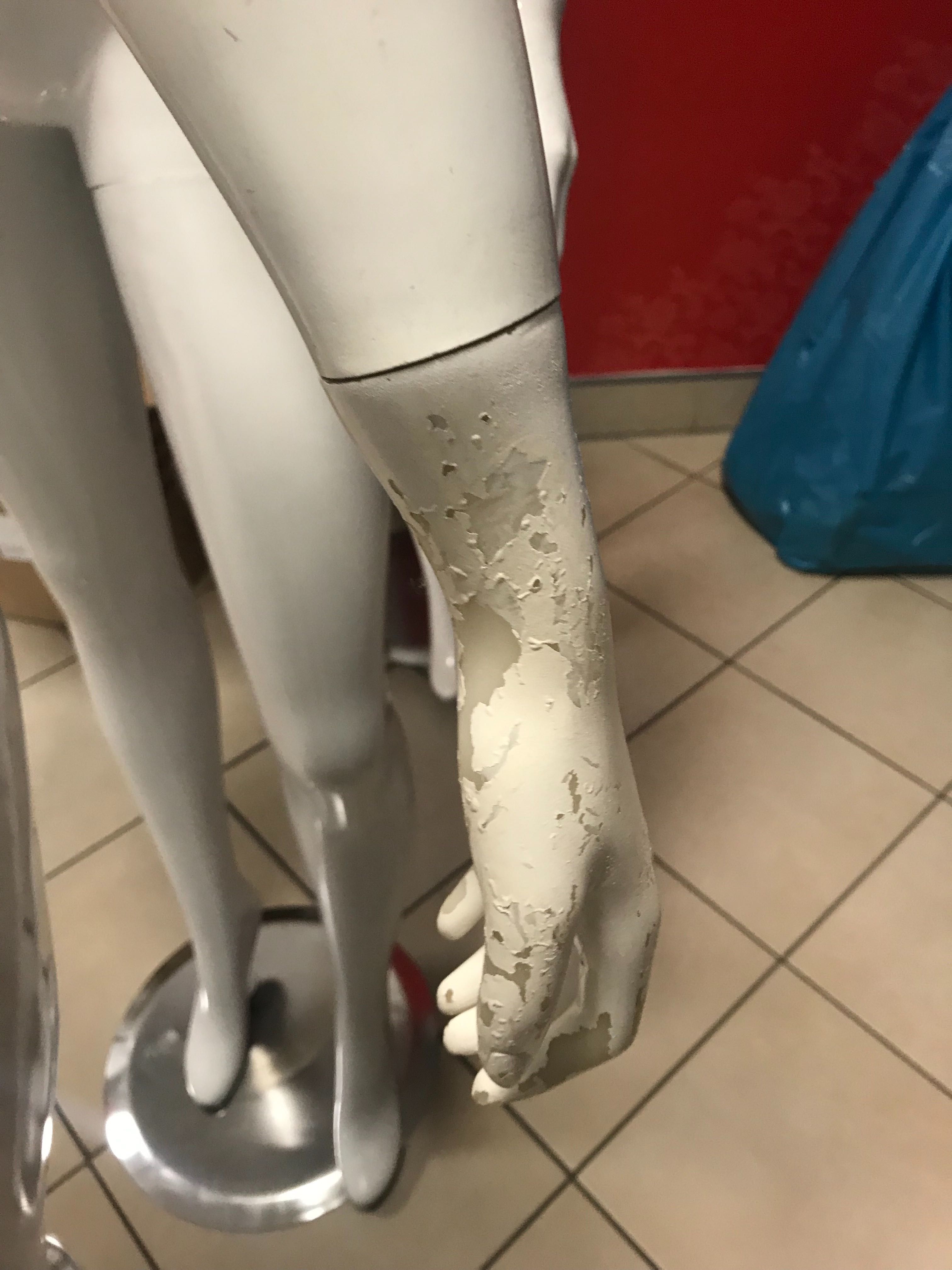 Manekin damski calopostaciowy biały