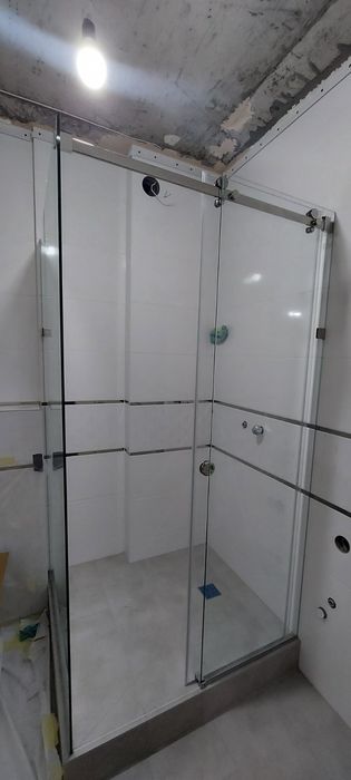Душова кабіна, перегородки перила двері із загартованого скла