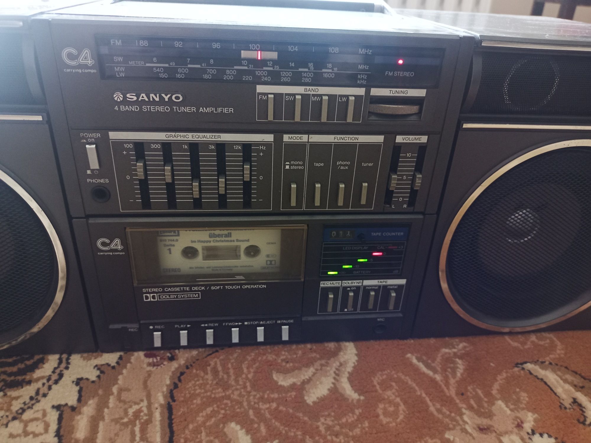 Radiomagnetofon Sanyo C4