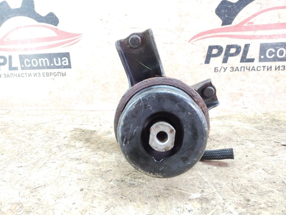 Toyota Sienna 10- 3.5 Подушка опора двигателя передняя 136200-1920