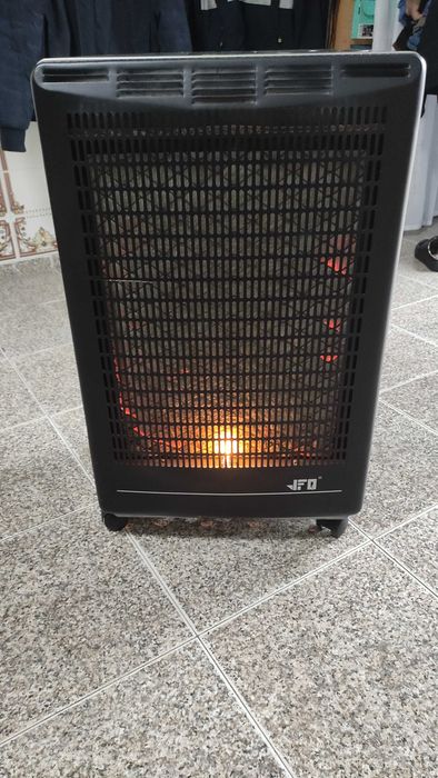 Aquecedor a gás marca JFQ