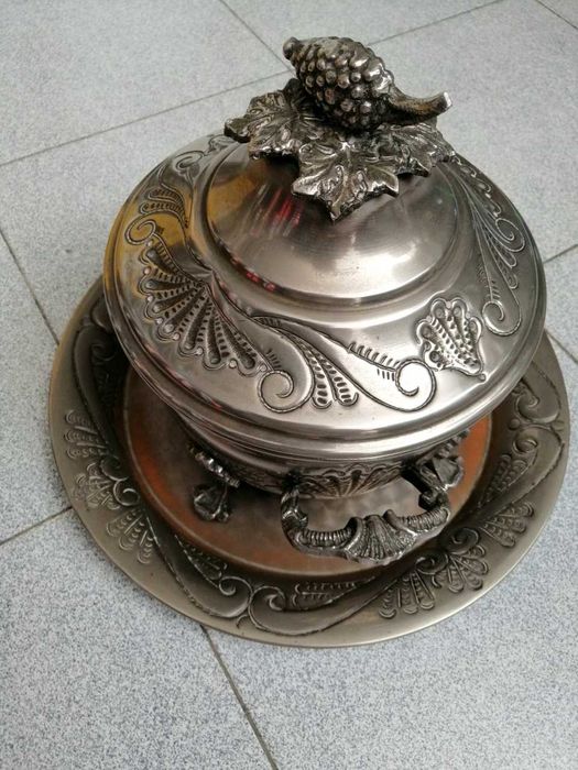 Terrina com prato "centro mesa em casquinha"