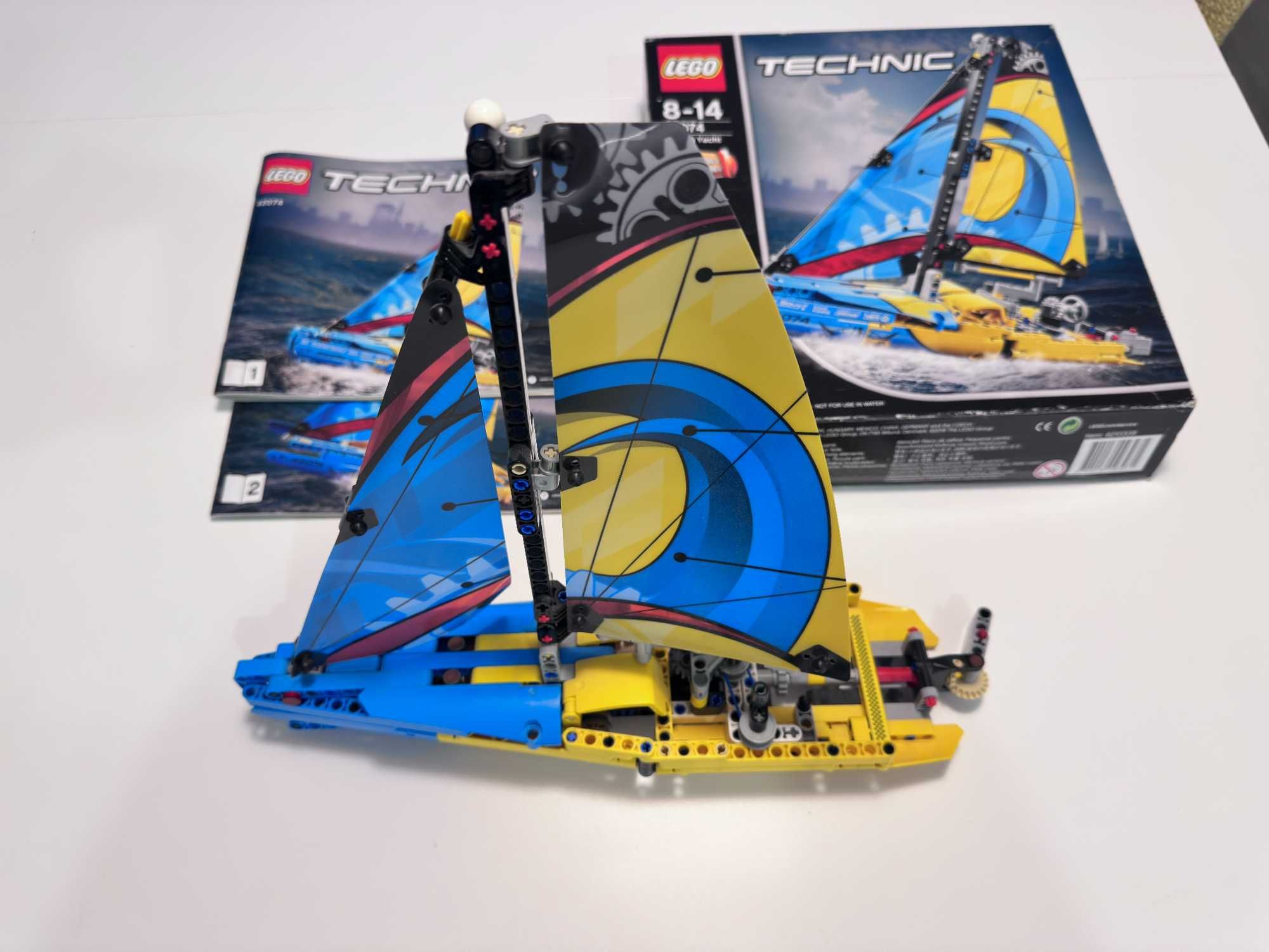 LEGO 42074 Technic Jacht wyścigowy   (LEGO 42074 Racing Yacht)