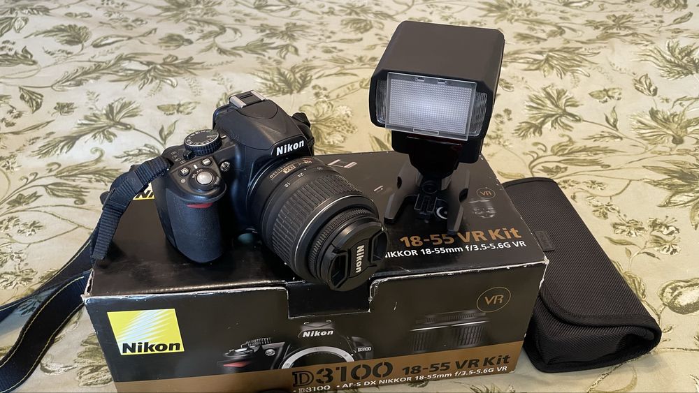 Nikon D3100 18-55 VR kit, спалах SIGMA, 4ГБ SD card