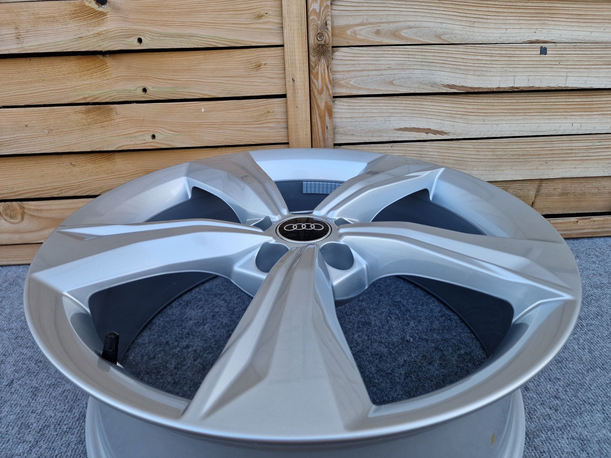 Felgi Aluminiowe 19' 5x112 AUDI A3 A4 A6 A5 A6 A7 A8 Q2 Q3 Q4 Q5