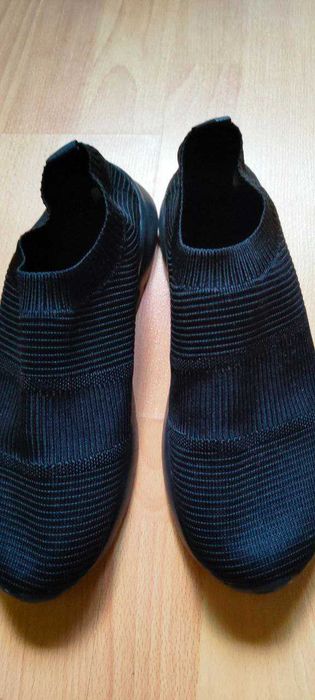 Взуття 42 р. Нові