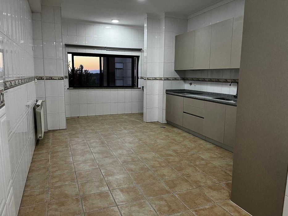 Apartamento T3 com Terraço no Coração de Nelas – Viseu
