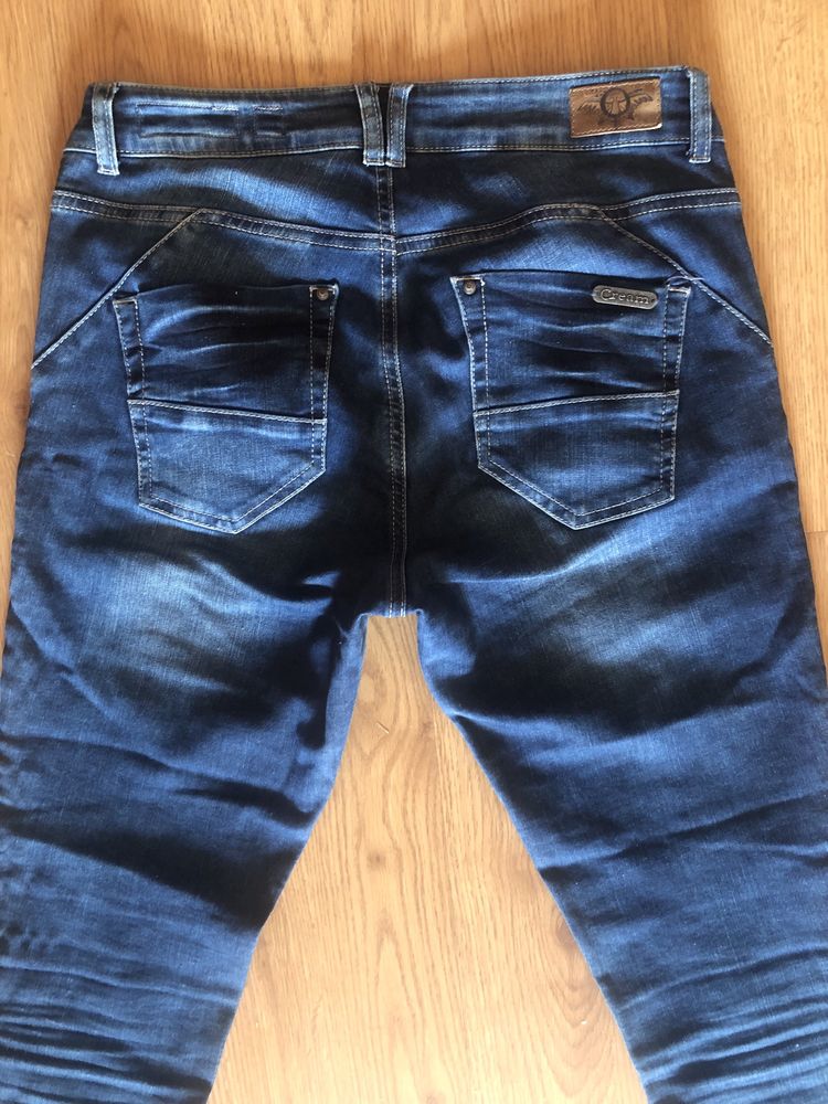 Продам женские джинсы  стрейчевые б/у