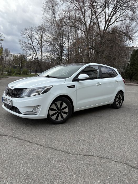 Продам KIA RIO (хетчбек, 2012 р.)