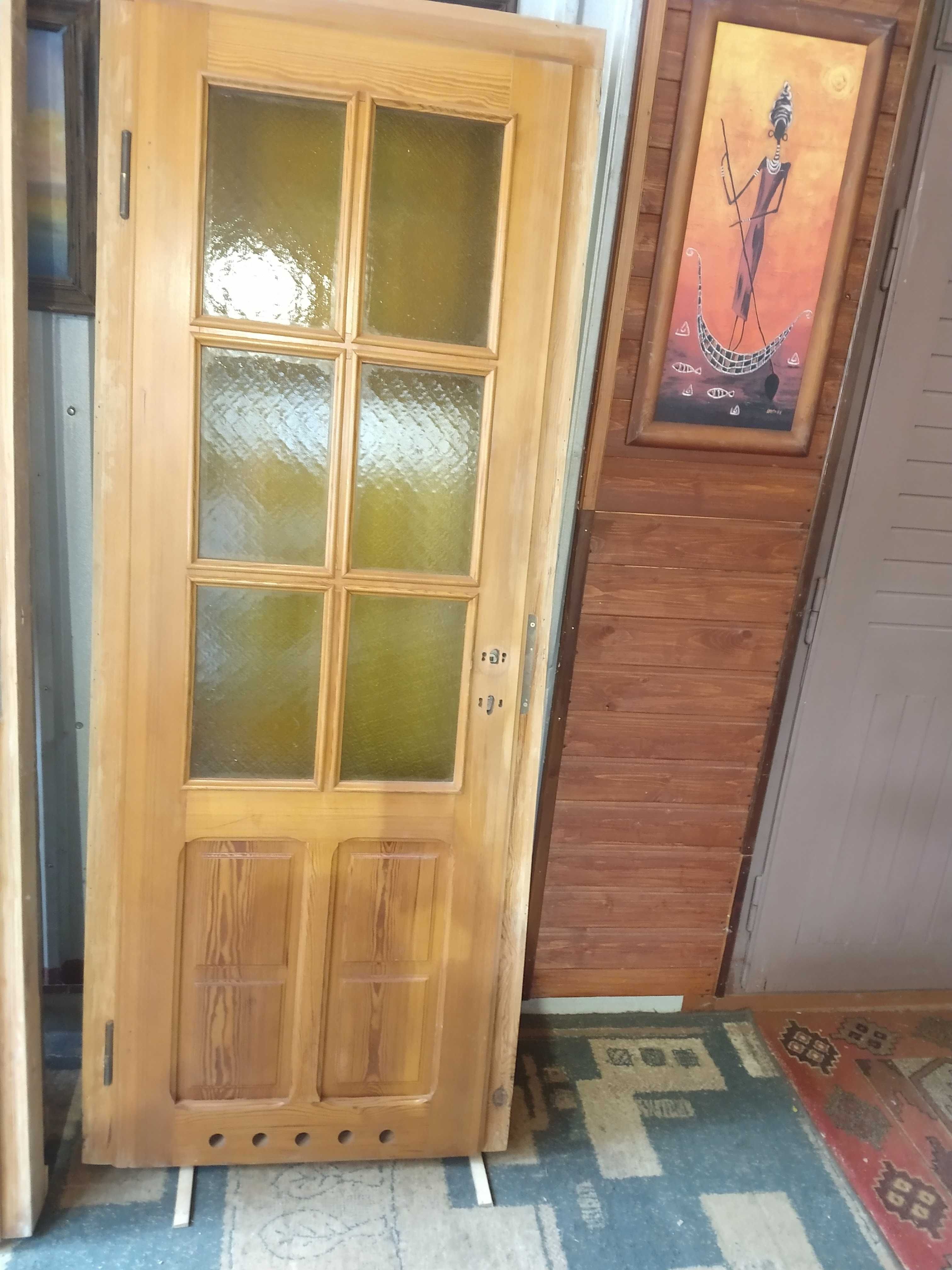 Drzwi drewniane z klamkami, lata 80, prawe, 3 komplety