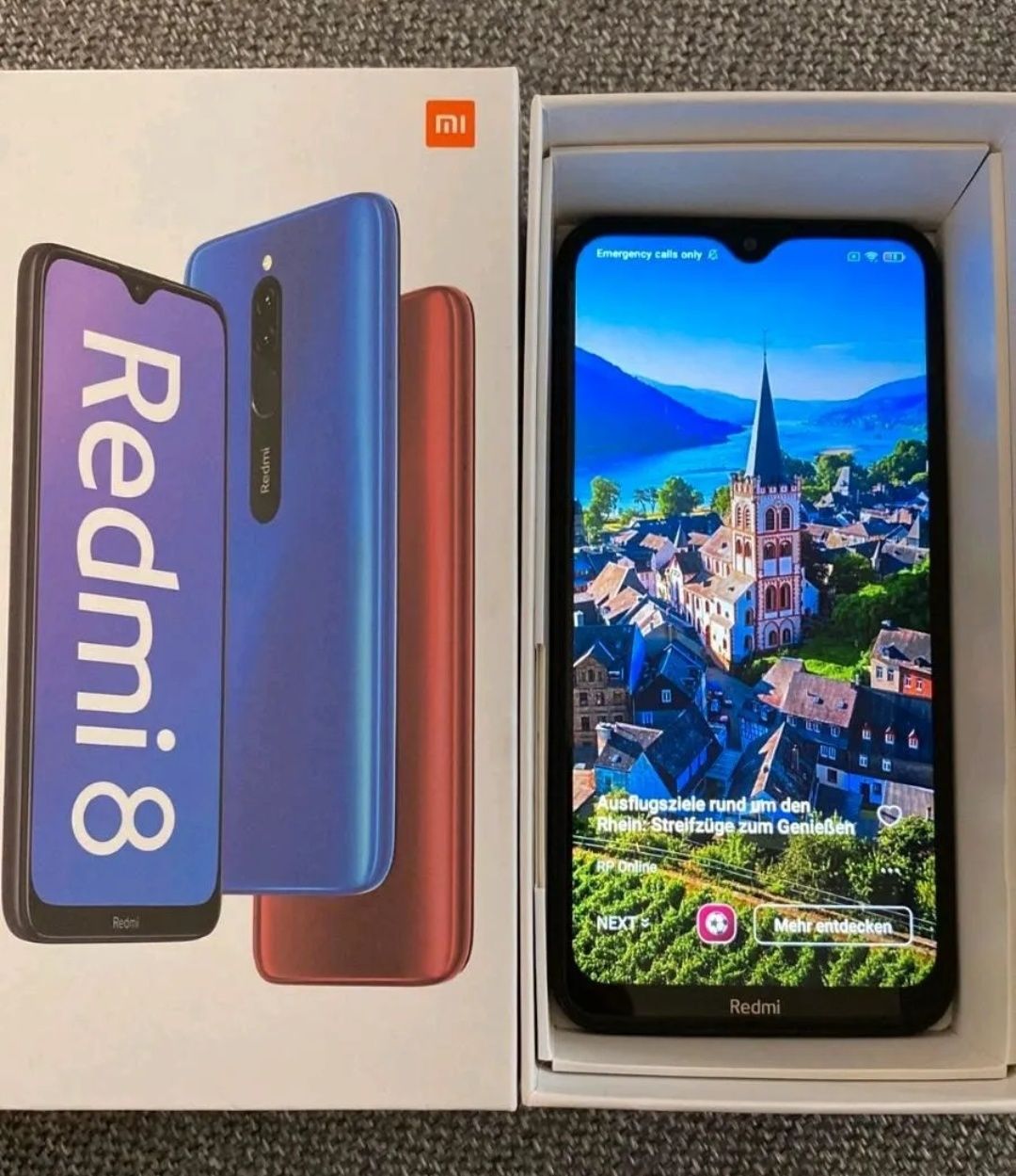 Продам Xiaomi Redmi 8 4/64 + 5 чехлов