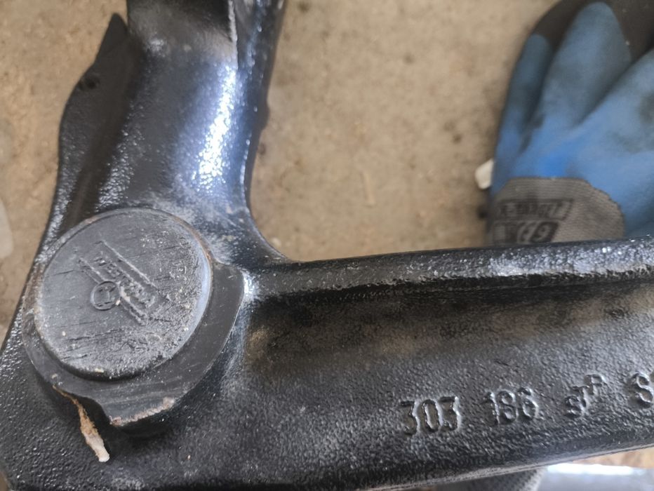 Hak kula E60 E61 BMW  303186