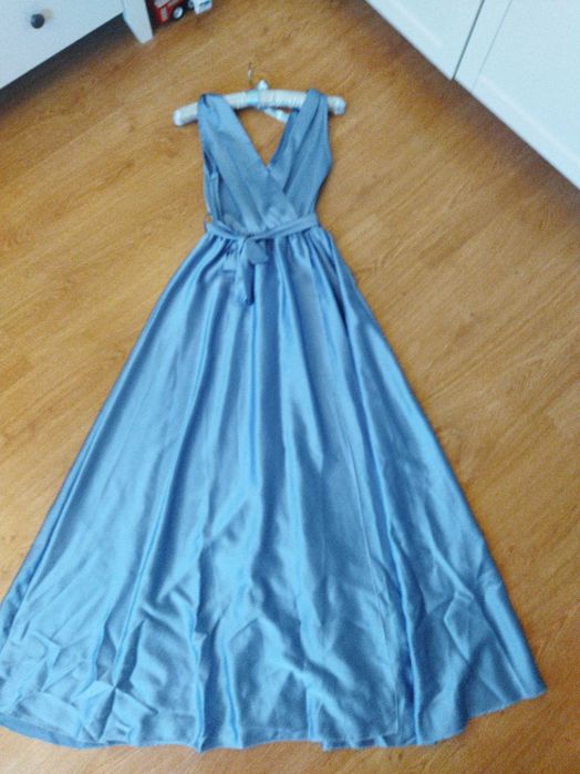 Sukienka satynowa z rozporkiem maxi r. S/36 kol. j. niebieski.