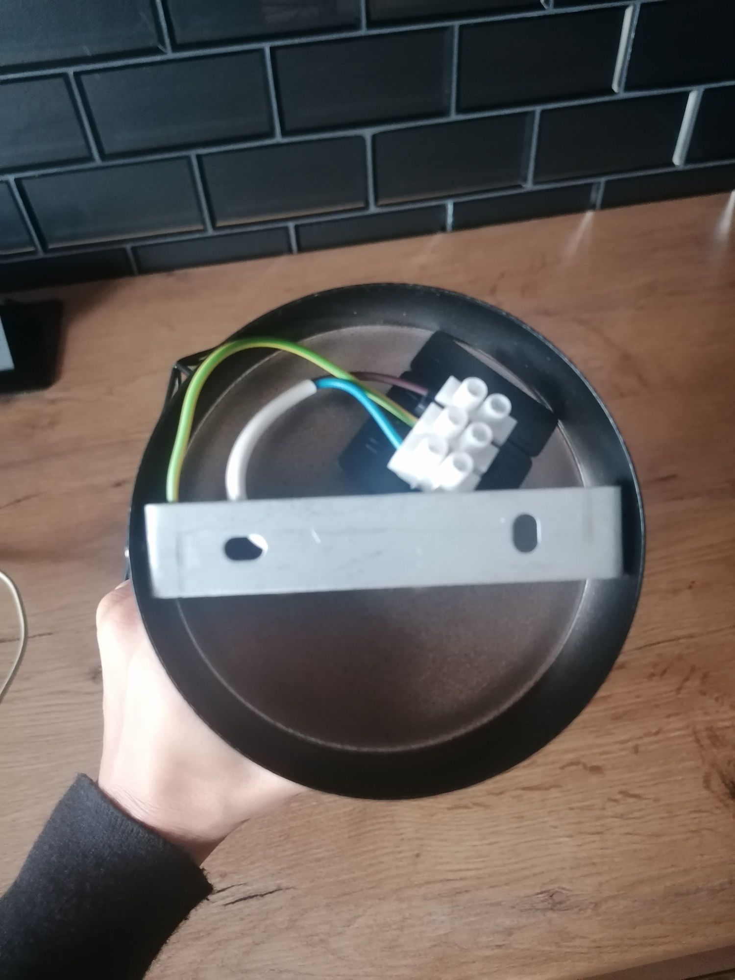 Żyrandol metalowy