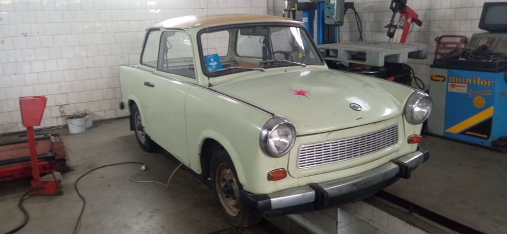 2 X Trabant 601S