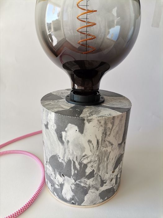 Candeeiro em cimento