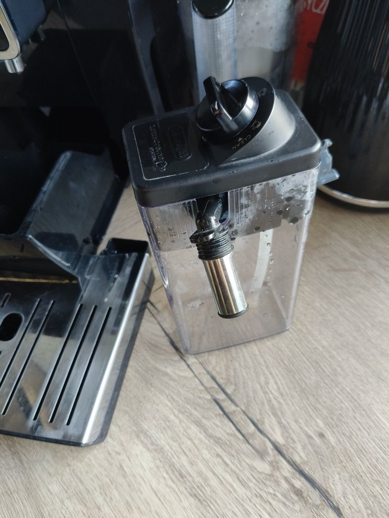 Ekspres DeLonghi