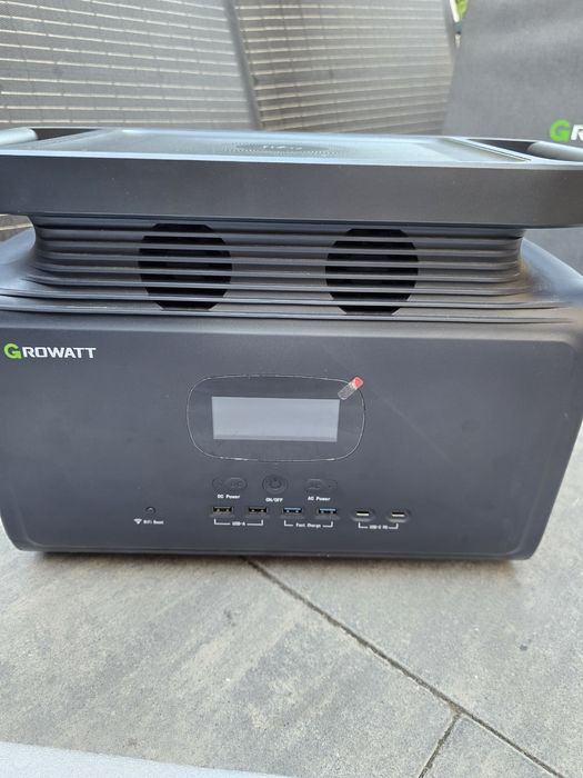 Growatt Infinity 1500 bateria plus panel fotowoltaiczny składany