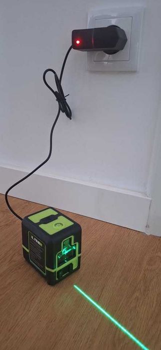 Nível Laser Bateria + suporte íman Auto Nivelamento pladur NOVO
