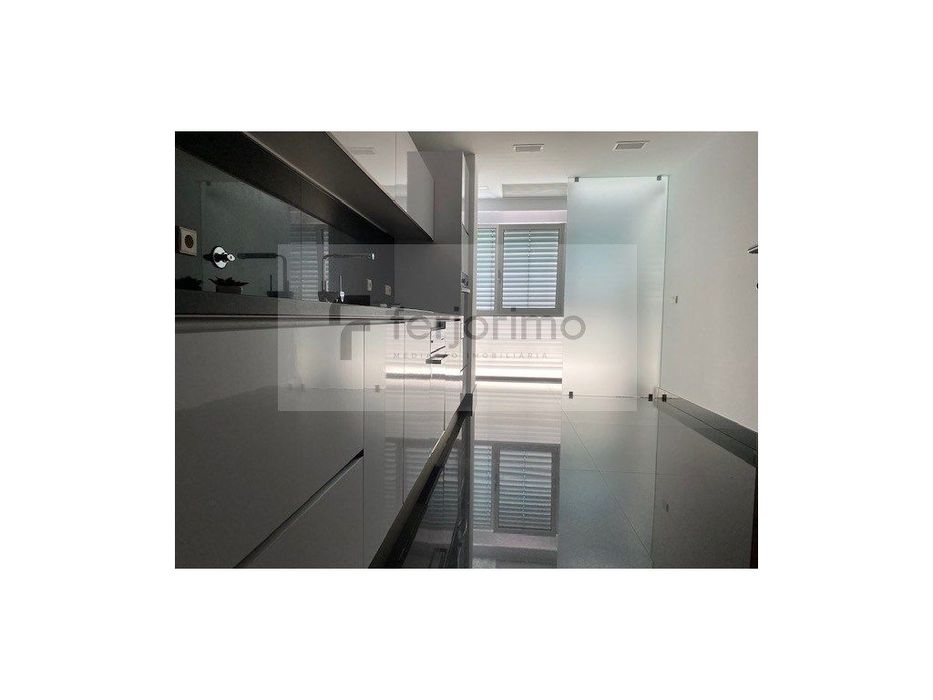 T2 - Centro Da Cidade 

Com Moveis De Cozinha E Eletrodomésticos ...