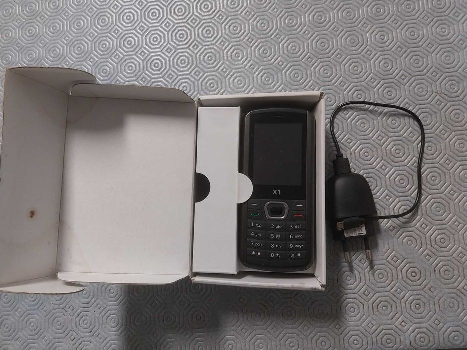 Telemóvel X1 novo