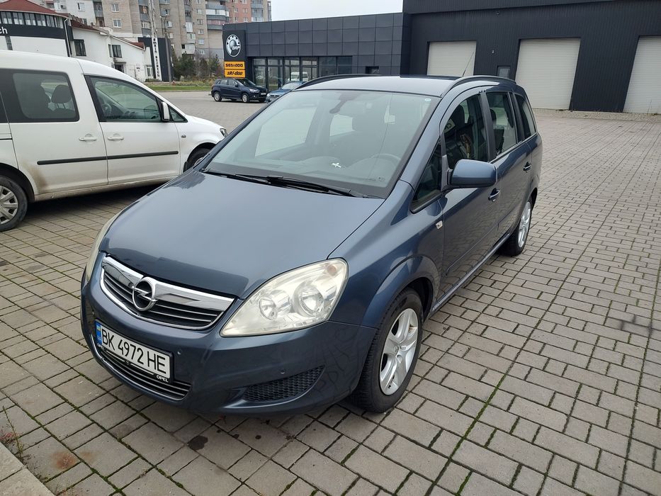 Opel Zafira 1.7 дизель 7 мест