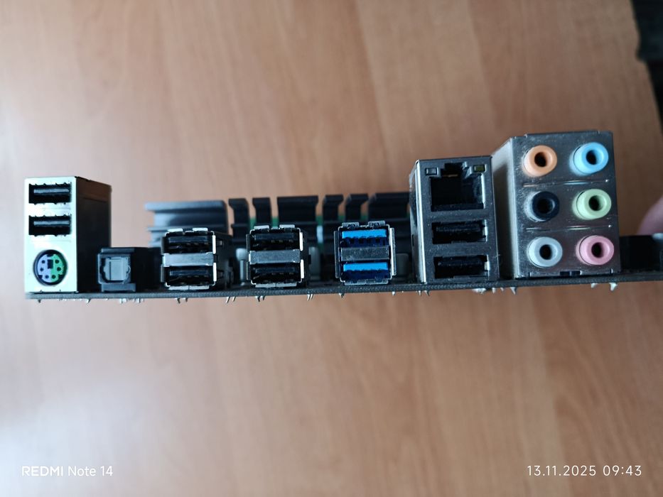 Материнку Gigabyte Ga 970A та ОЗУ 16 gb 4 по 4gb із процесором FX 8150