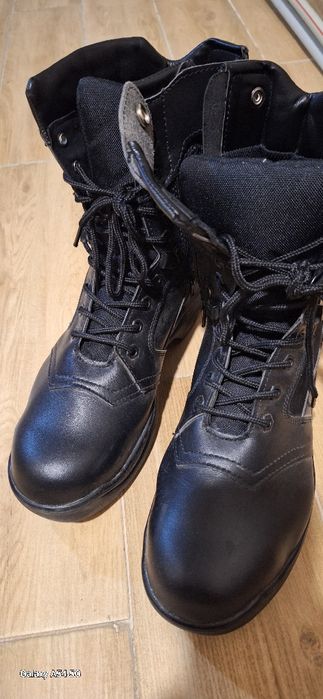 Продам ботинки новые 44 размер