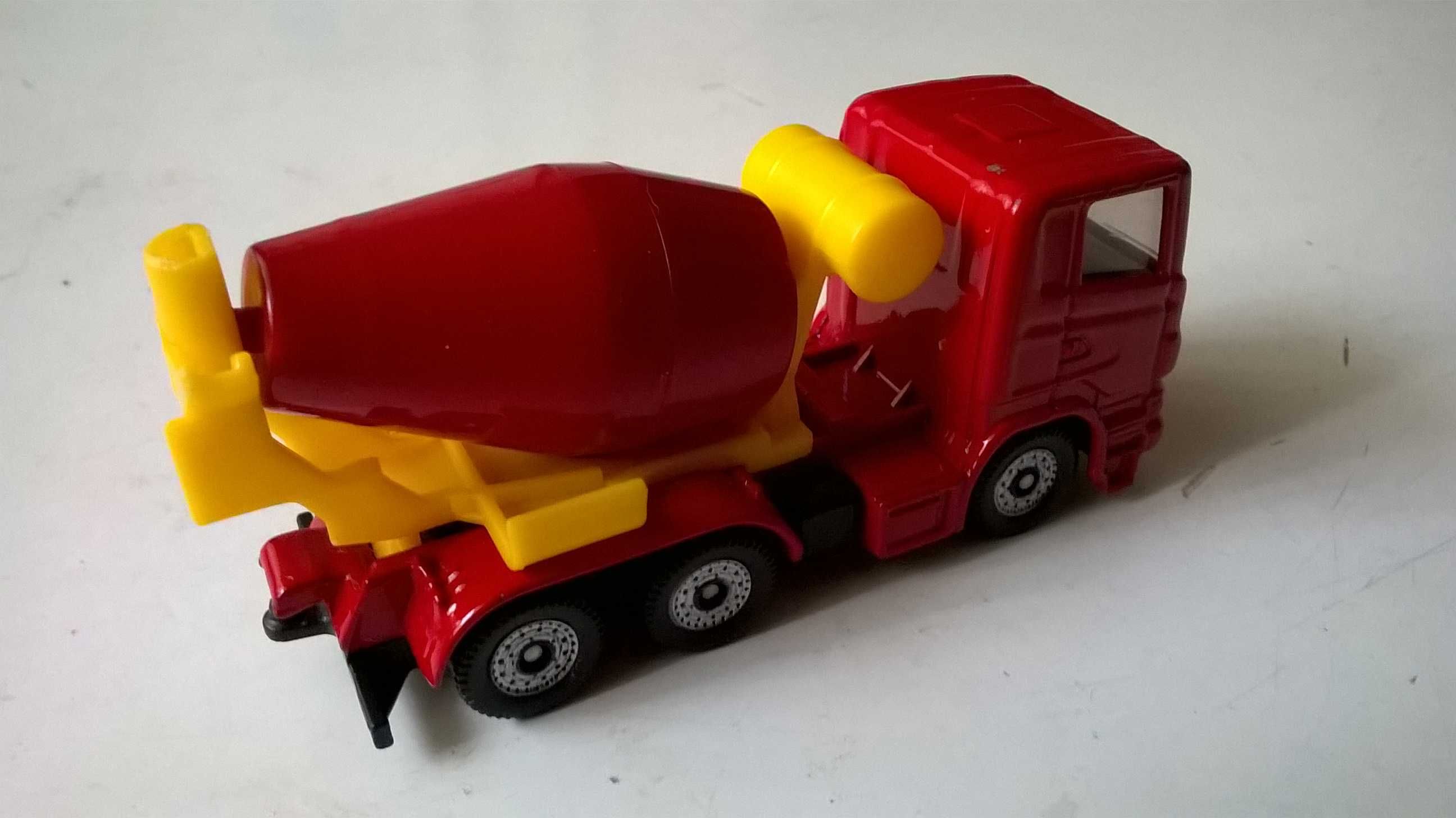 SCANIA model "gruszka", skala 1:87, SIKU