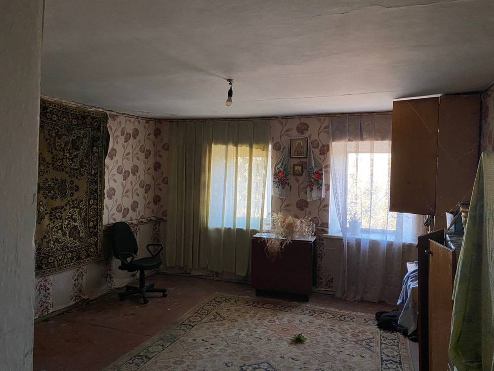 Продам дом с большим участком земли